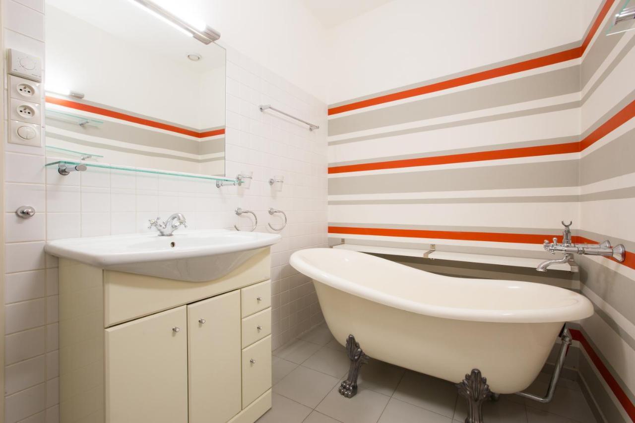 Elegant Apartment With Free Garage In The Center Of Praag Buitenkant foto