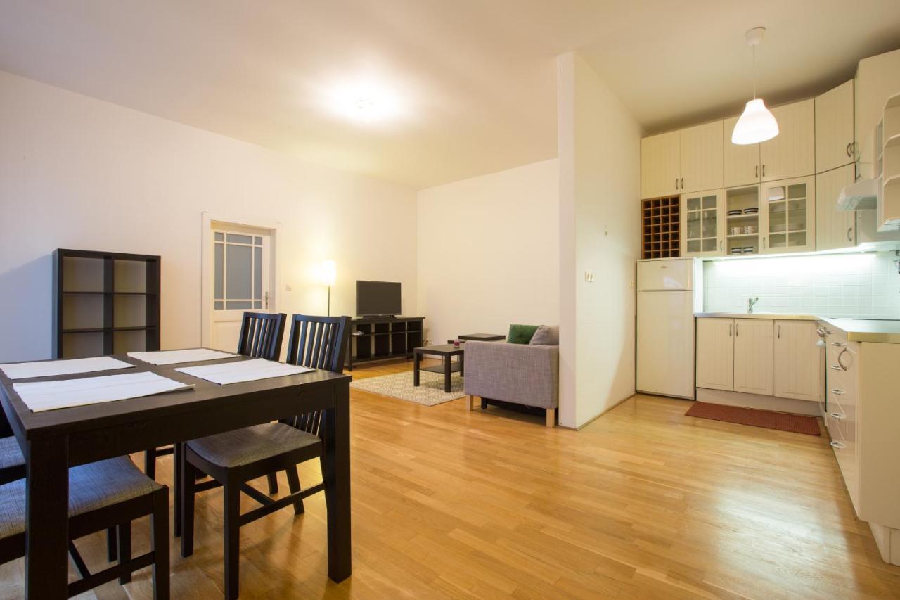 Elegant Apartment With Free Garage In The Center Of Praag Buitenkant foto